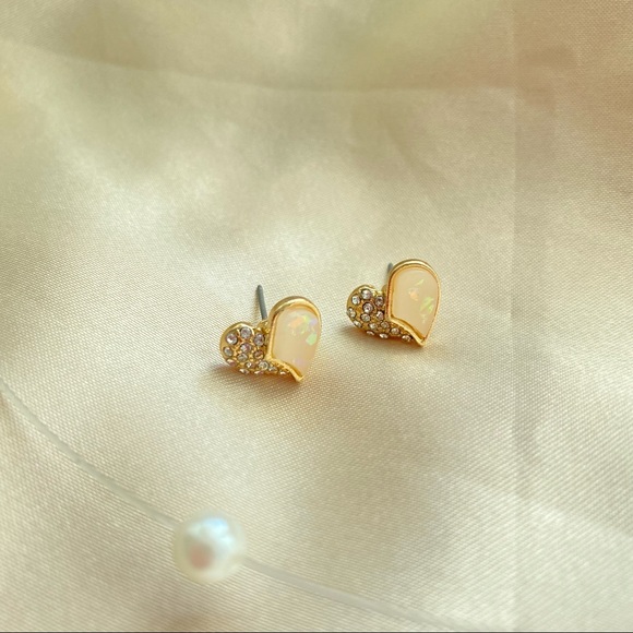 💙Unique Rhinestone Shell Hearts Stud Earrings - Picture 2 of 11